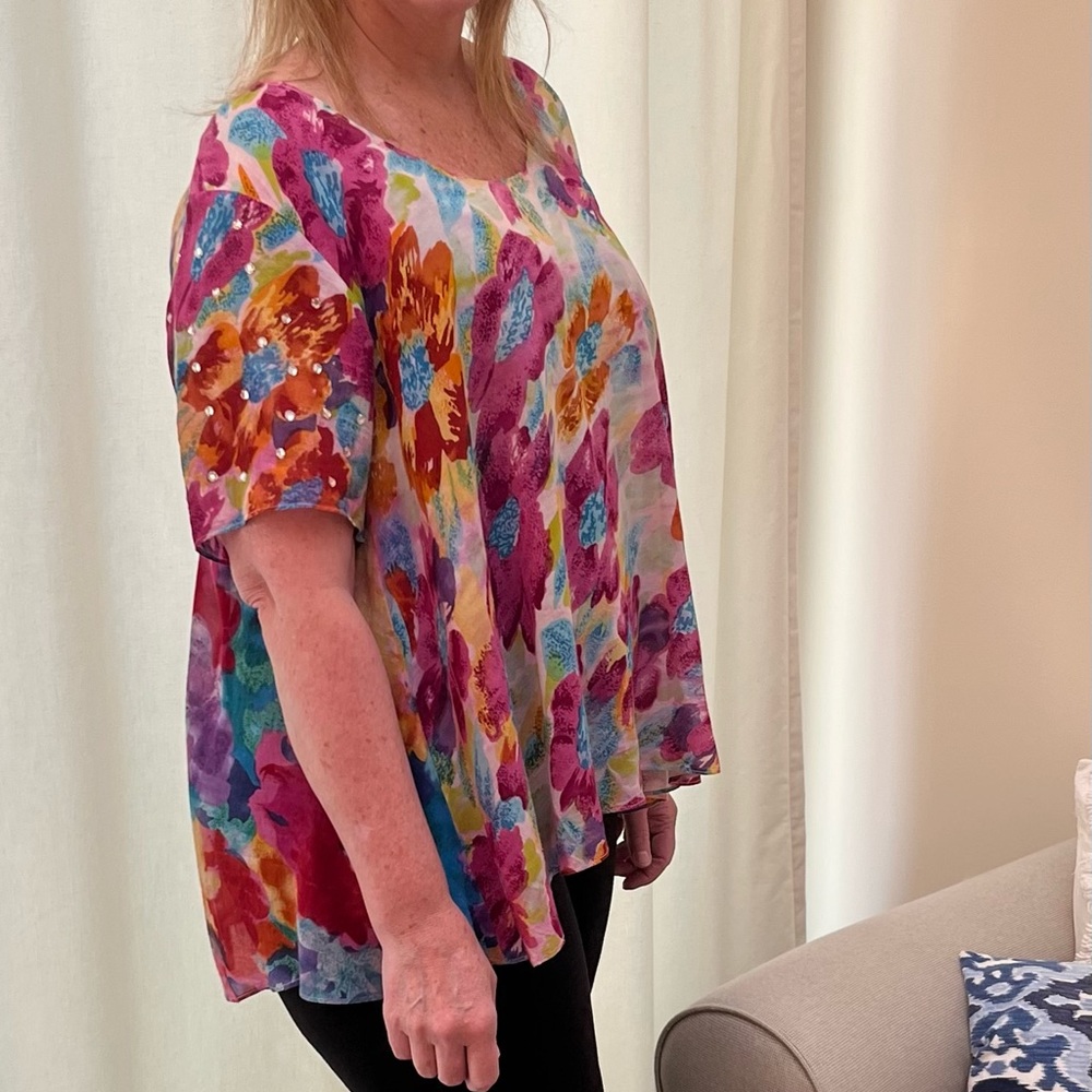 URU Floral top flowy flattering summer loose blouse One Size Going out top